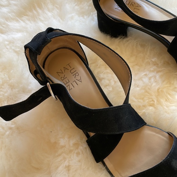 Naturalizer Sandal Block Heel. Black suede.Size 9m. - Picture 2 of 6